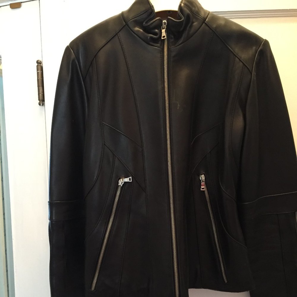 Andrew Marc Softest Leather Ever 5 -zipper short jacket Size 8